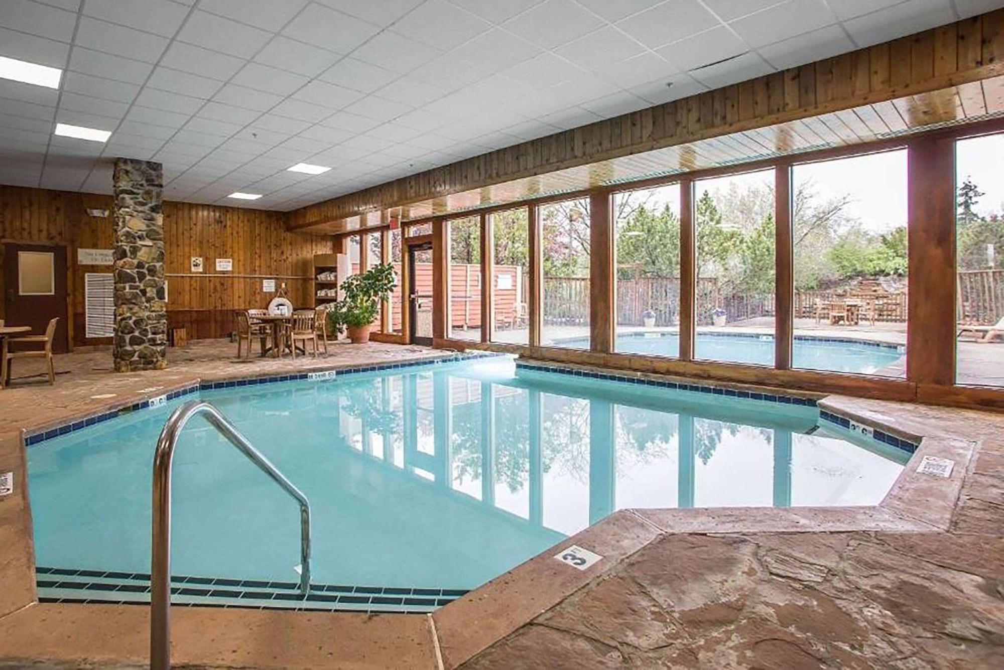 Howard Johnson By Wyndham Merrillville Exterior foto